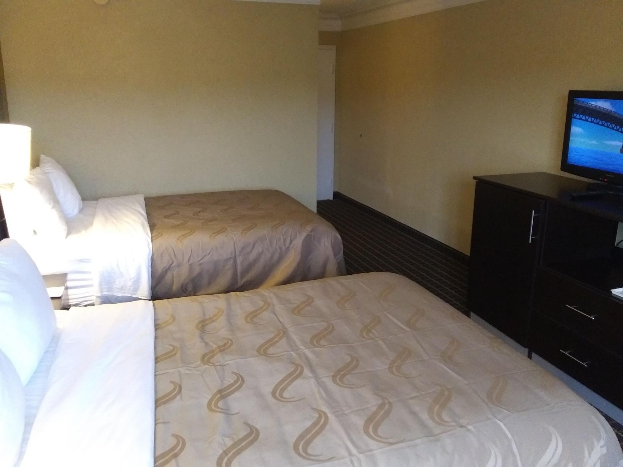Quality Inn And Suites Fairgrounds - Syracuse Seneca Knolls Eksteriør billede