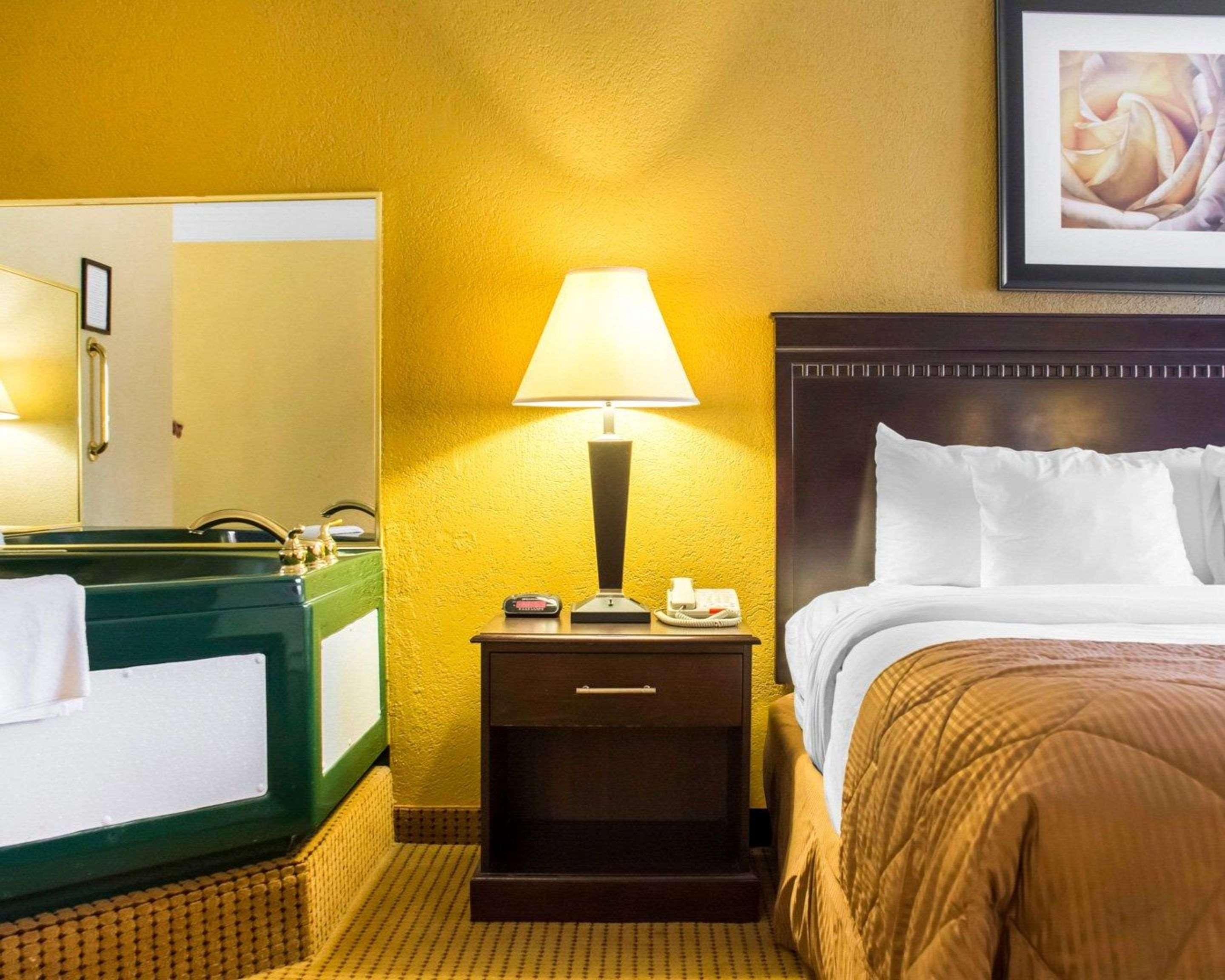 Quality Inn And Suites Fairgrounds - Syracuse Seneca Knolls Eksteriør billede