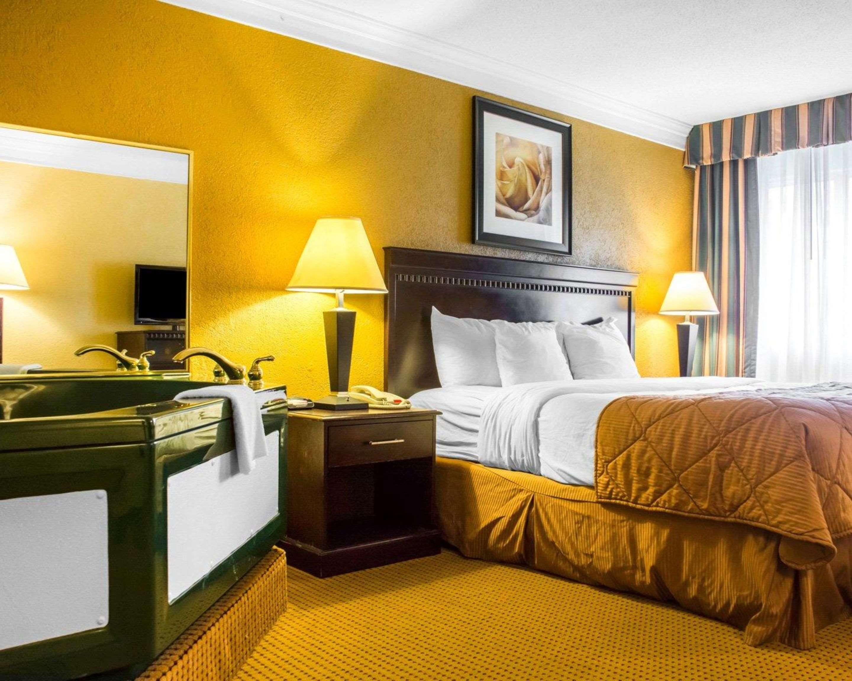 Quality Inn And Suites Fairgrounds - Syracuse Seneca Knolls Eksteriør billede