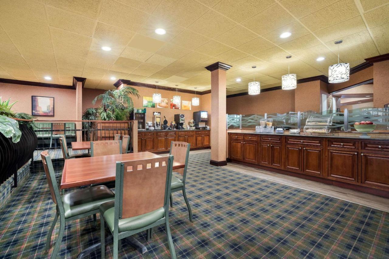 Quality Inn And Suites Fairgrounds - Syracuse Seneca Knolls Eksteriør billede