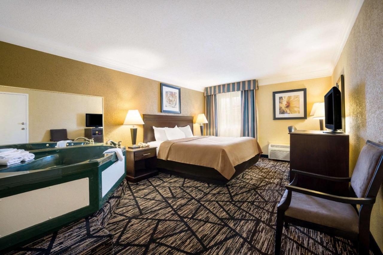 Quality Inn And Suites Fairgrounds - Syracuse Seneca Knolls Eksteriør billede