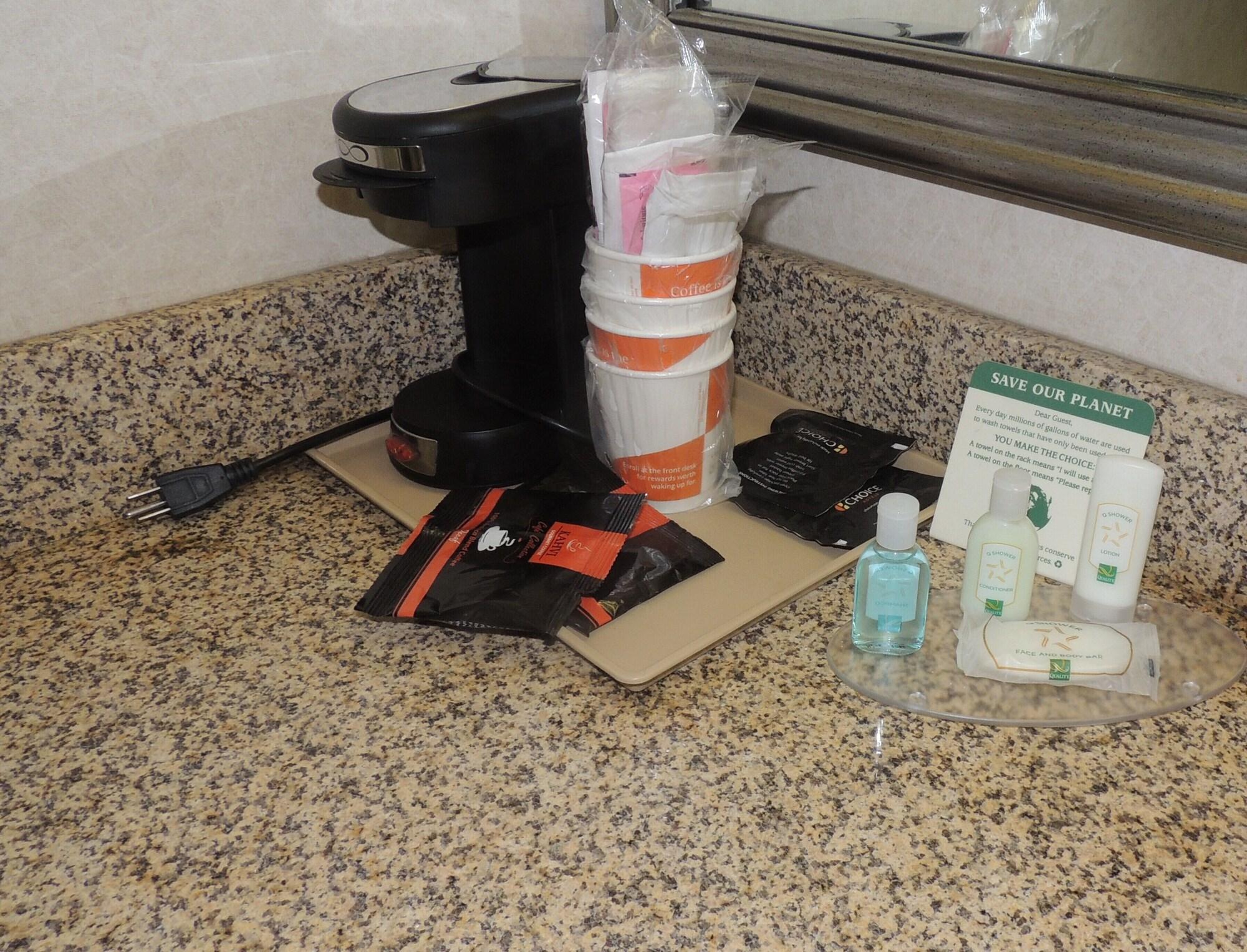 Quality Inn And Suites Fairgrounds - Syracuse Seneca Knolls Eksteriør billede